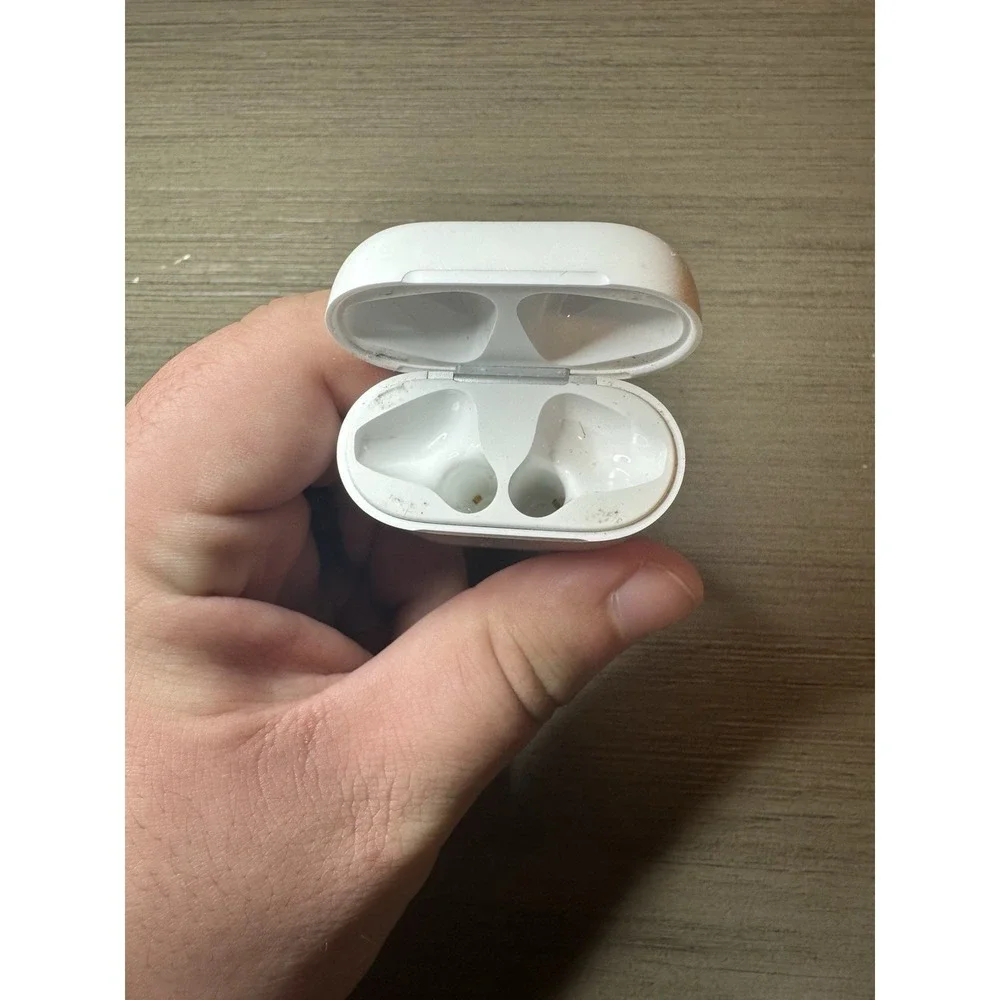 Apple AirPods 2nd Gen Charging Case Authentic Apple Replacement - CASE ONLY